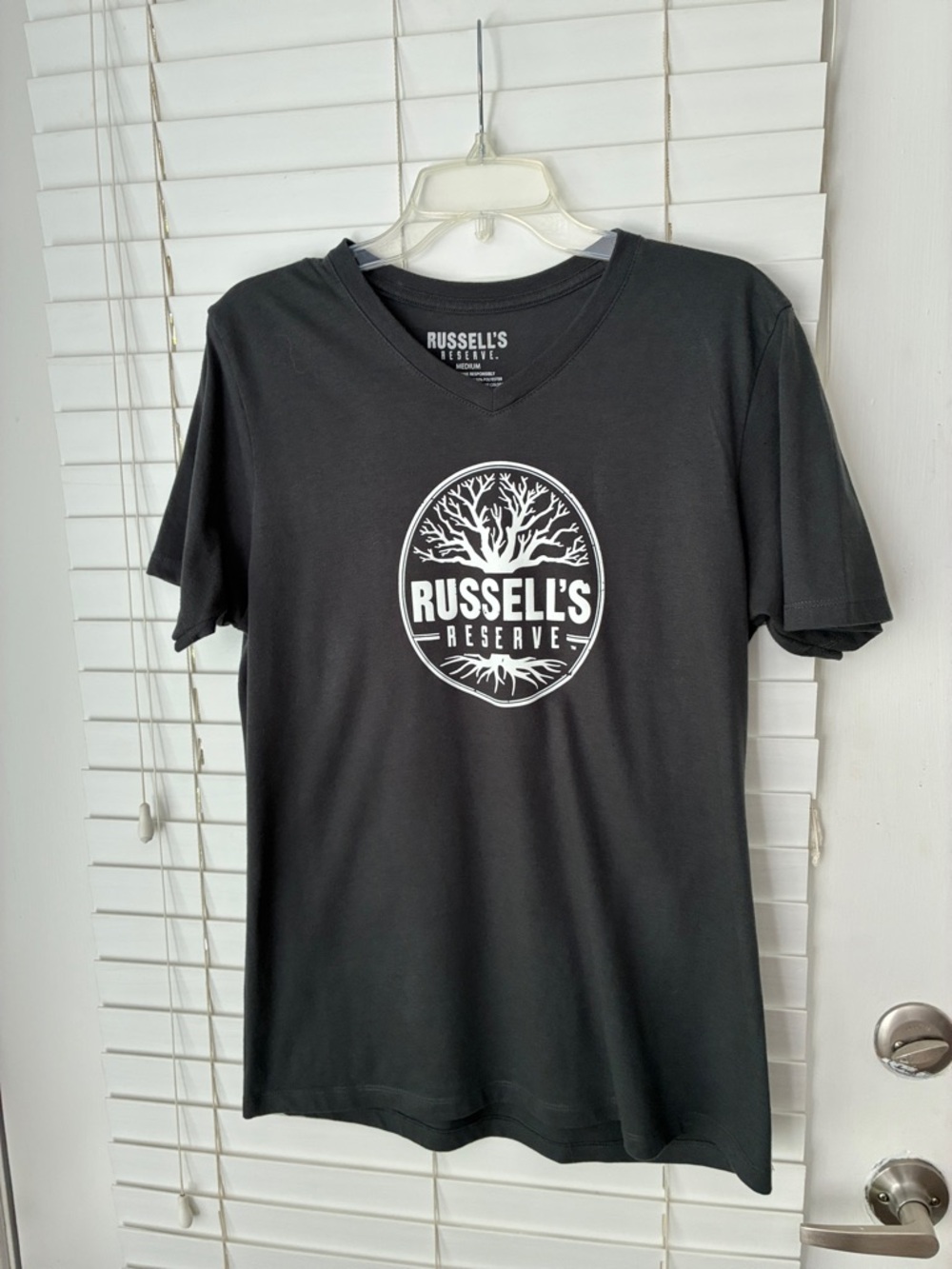 Russell’s Reserve Promotional T Shirt Short Sleeve V Neck Grey SZ M Like New!